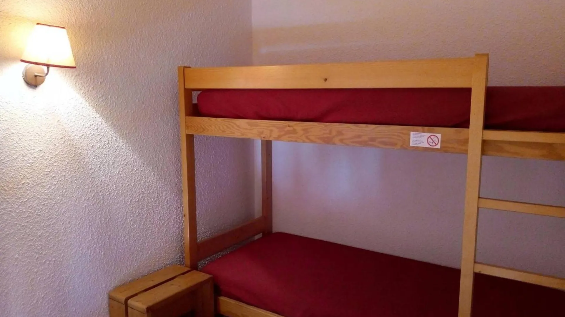 Meribel: Appartement 3 Pieces Avec Mezzanine, Balcon, Acces Direct Aux Pistes - Fr-1-355-186 0*, Meribel