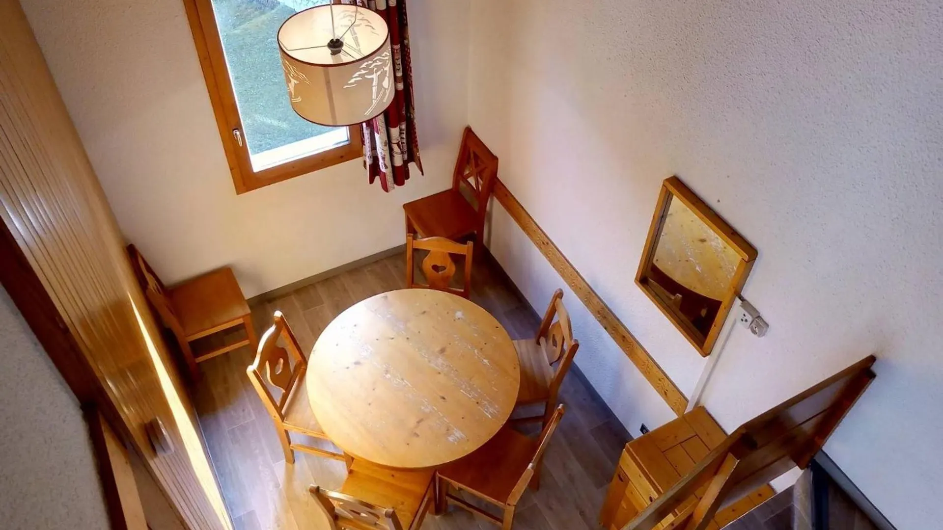 Apartment Meribel: Appartement 3 Pieces Avec Mezzanine, Balcon, Acces Direct Aux Pistes - Fr-1-355-186 France
